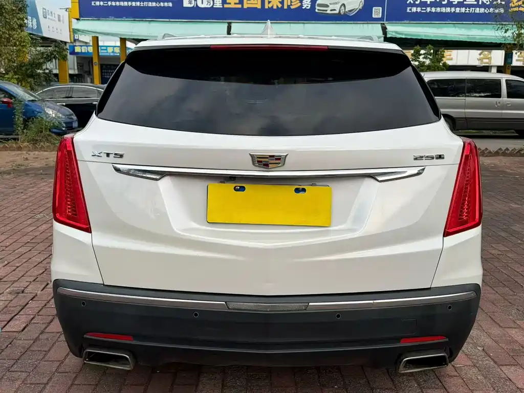 CADILLAC XT5