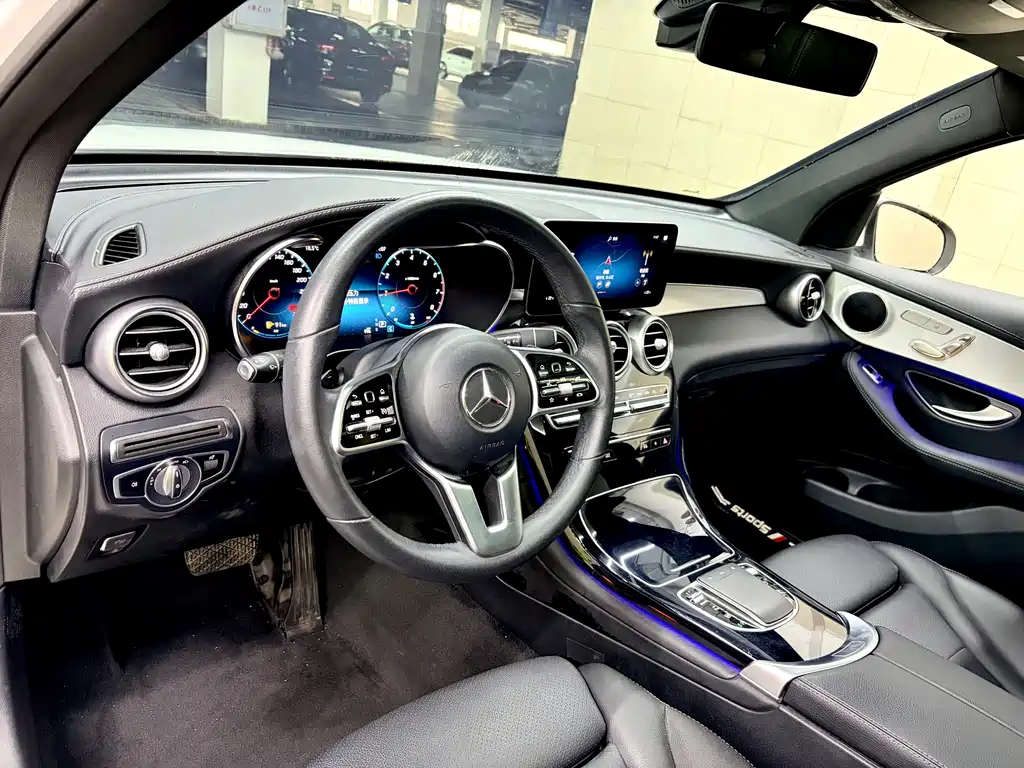 MERCEDES-BENZ GLC