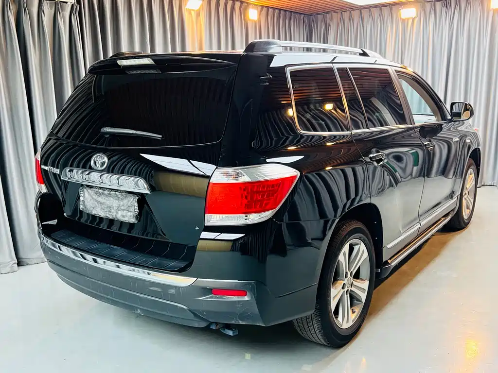 Toyota Highlander 2012 2.7L 7 мест Luxury