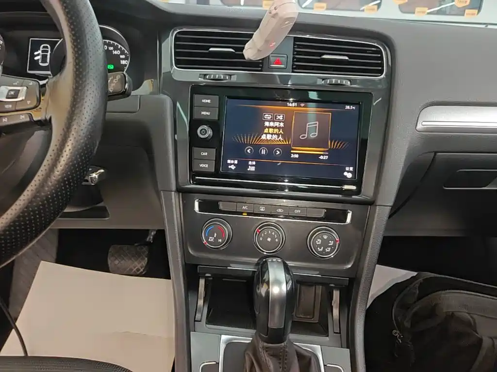 Volkswagen Golf — миниатюра 13