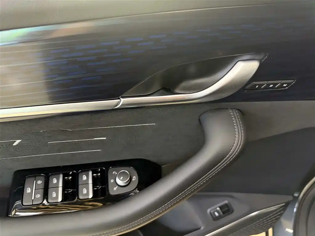 Geely Xingyue L — миниатюра 11