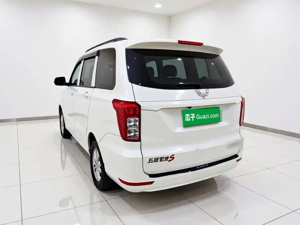 Wuling Hongguang — миниатюра 4
