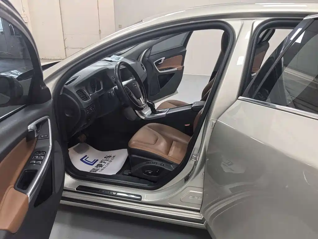 Volvo S60 — миниатюра 11