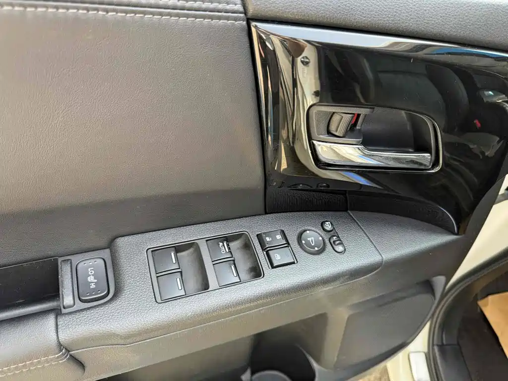 Honda Elysion — миниатюра 12