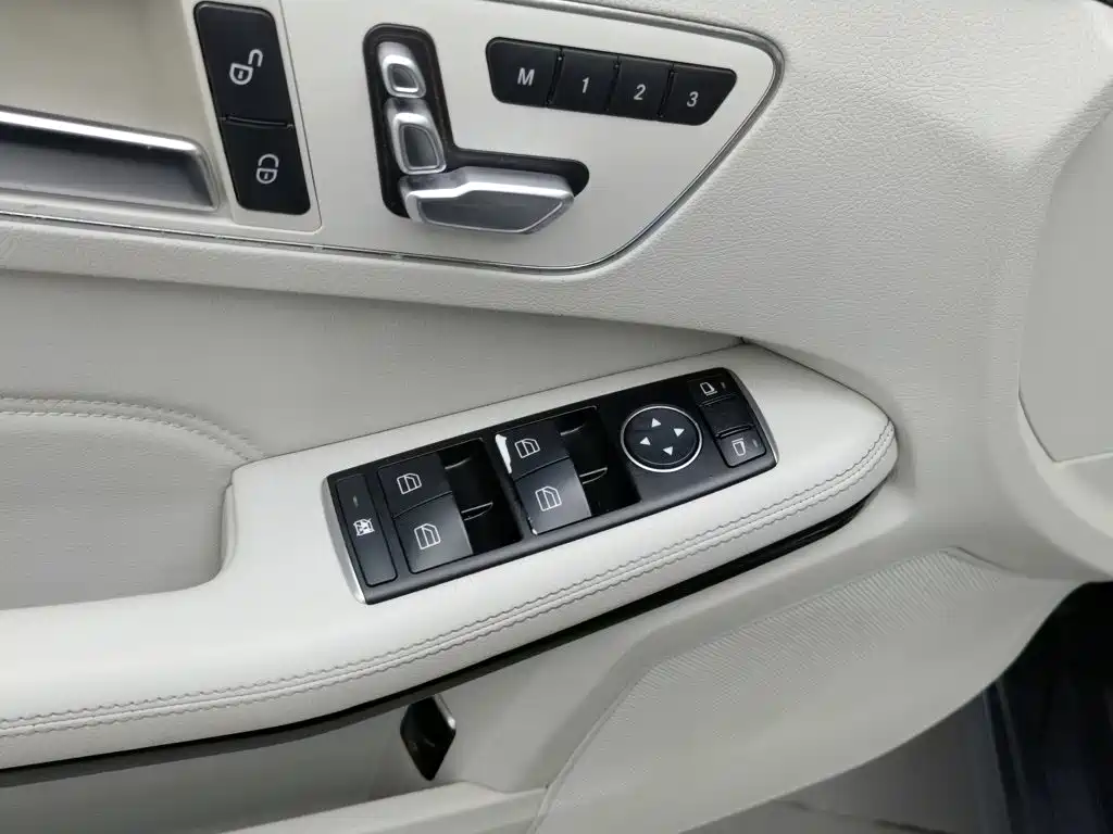 Mercedes-Benz E-Class — миниатюра 9