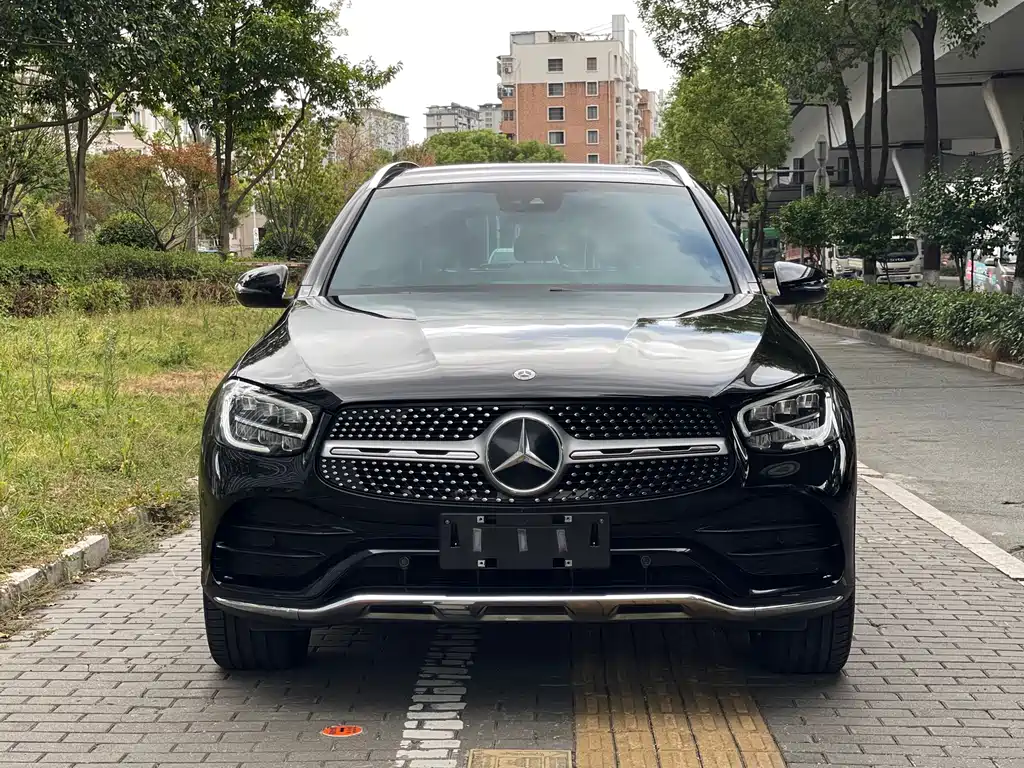 MERCEDES-BENZ GLC