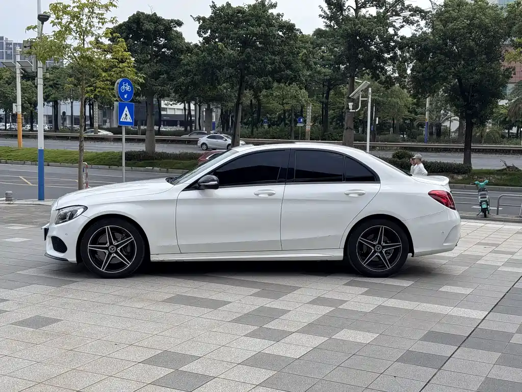 Mercedes-Benz C-Class — миниатюра 9