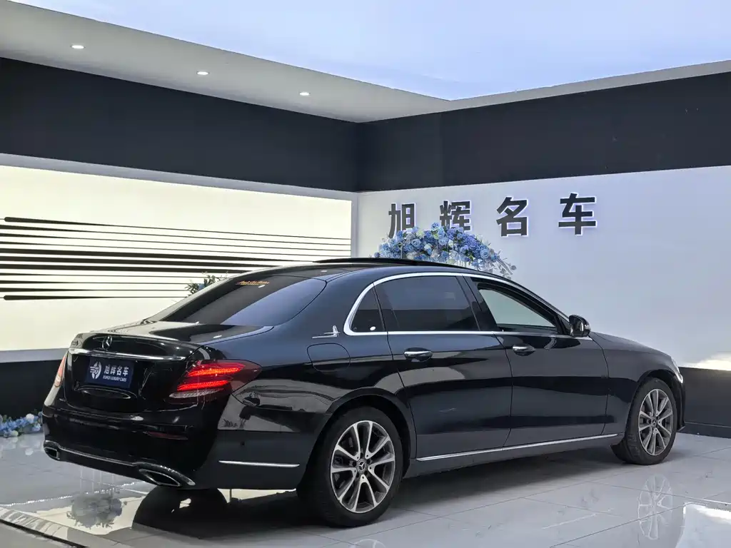 Mercedes-Benz E-Class — миниатюра 9