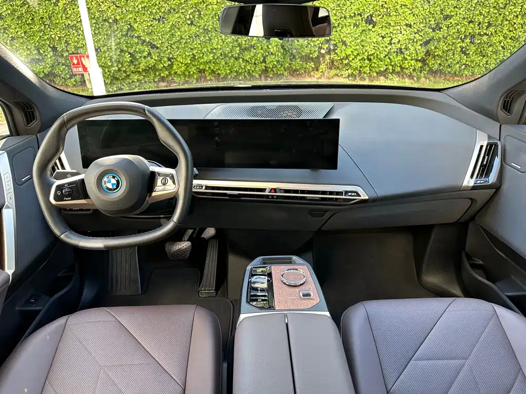 BMW iX — миниатюра 11