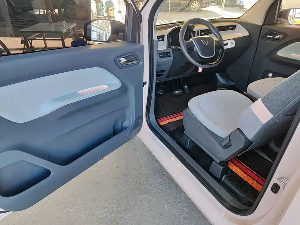 Wuling MINIEV — миниатюра 16
