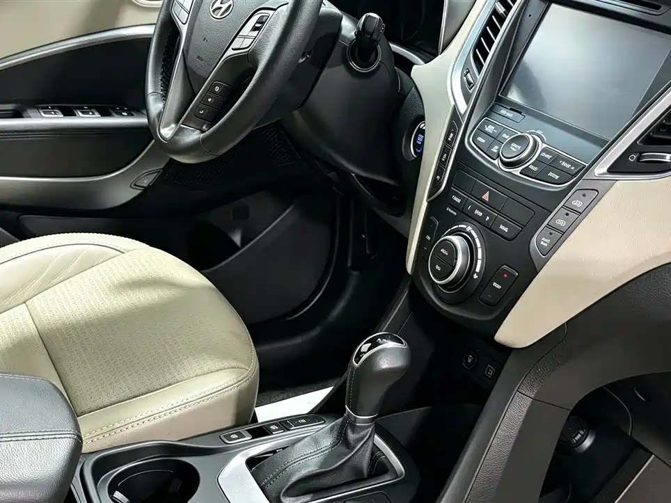 Hyundai Santa Fe — миниатюра 7