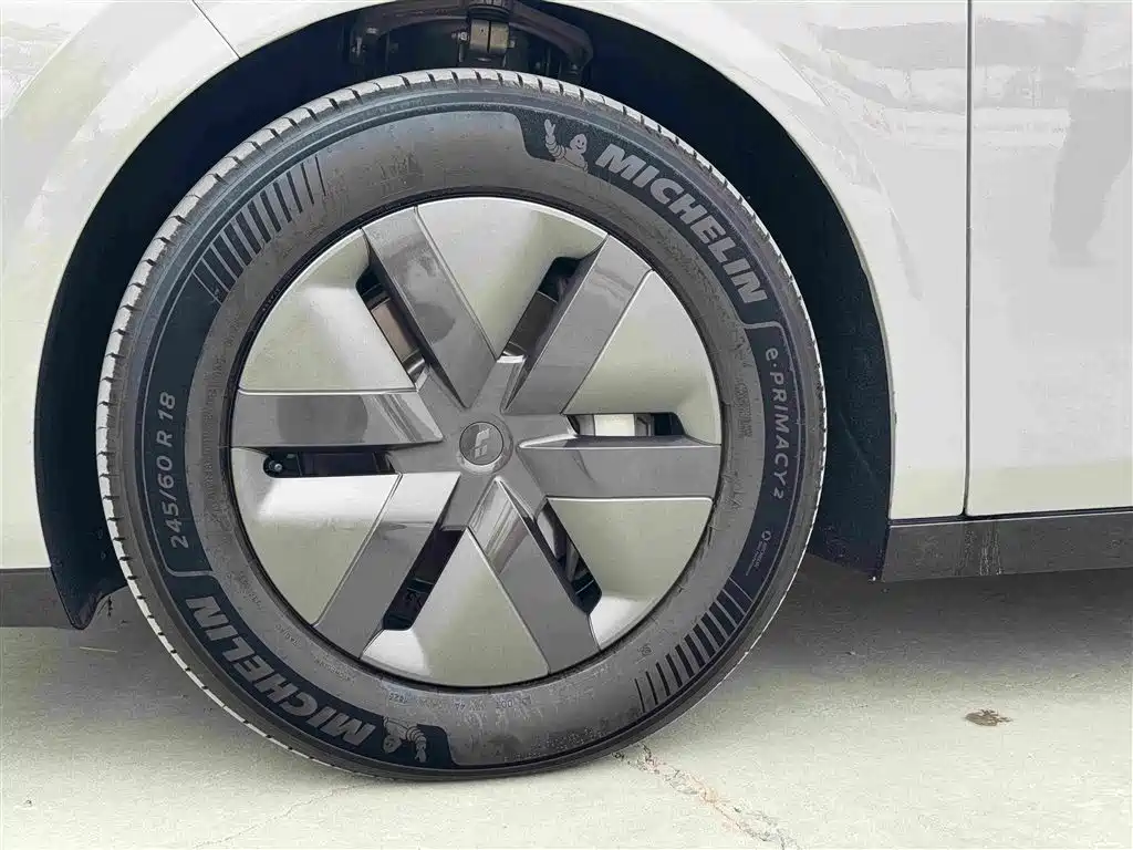 Li Auto Li MEGA — миниатюра 35