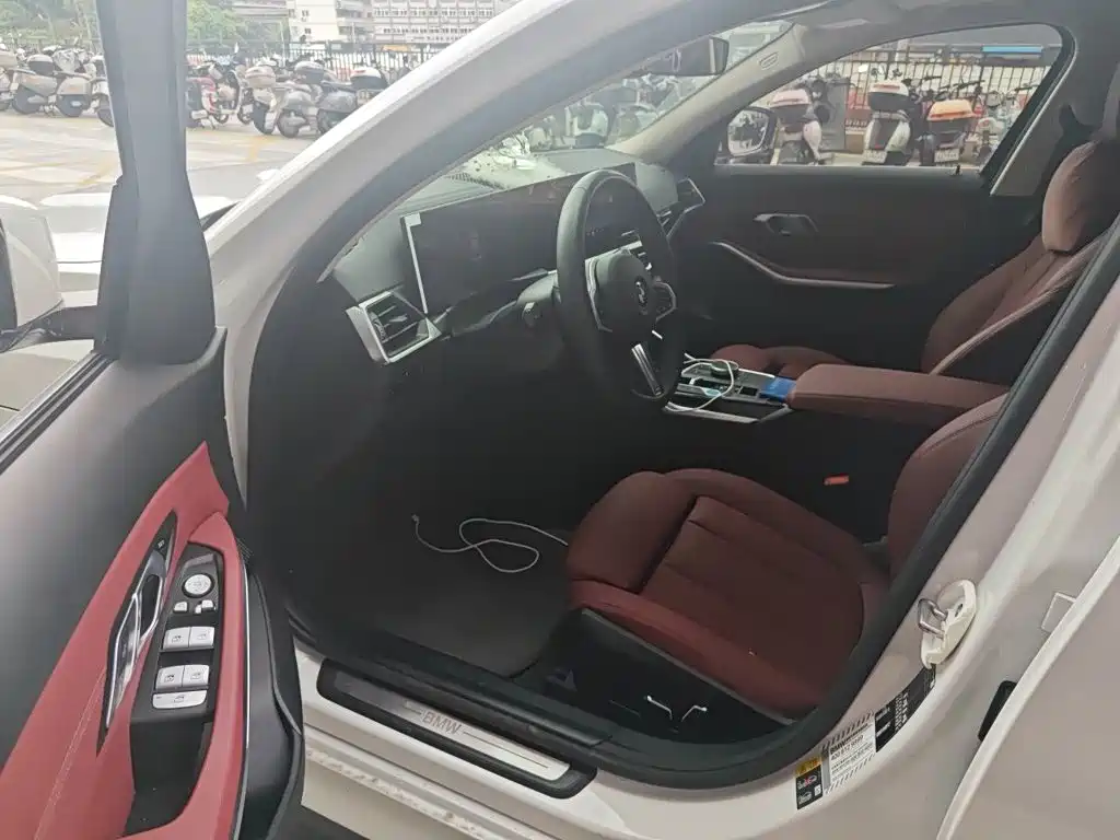 BMW i3 — миниатюра 17