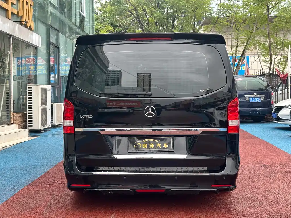 MERCEDES-BENZ VITO