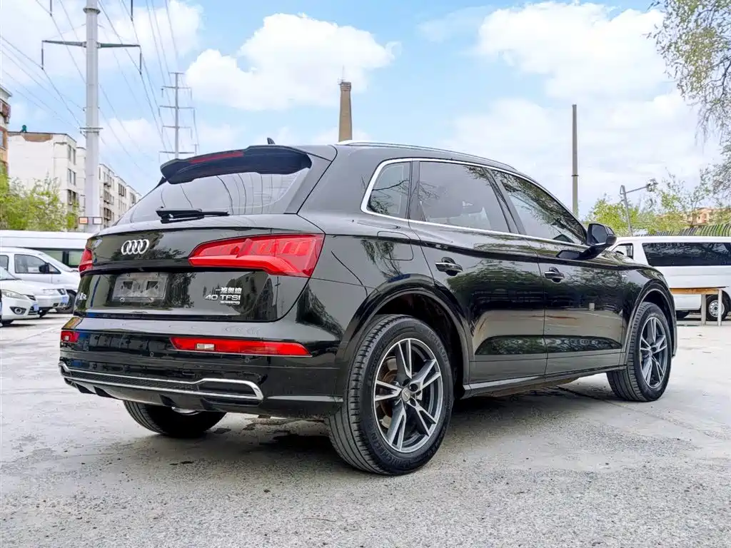 Audi Q5L 2018 40 TFSI Fashion V