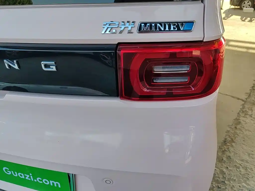 Wuling MINIEV — миниатюра 8