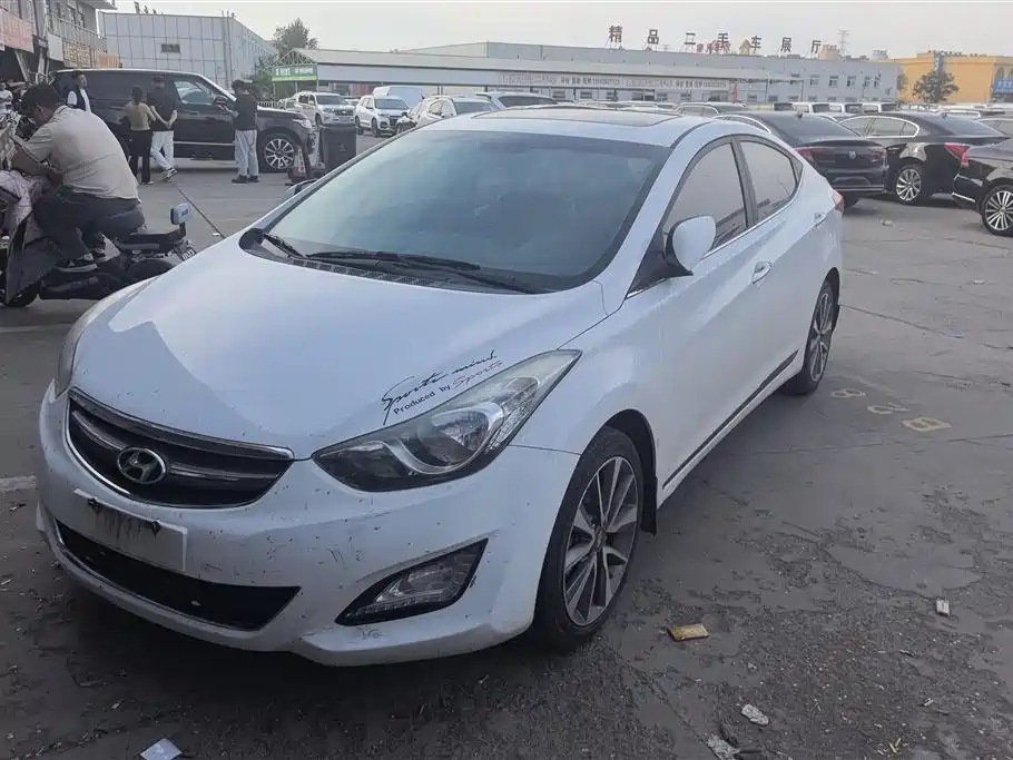 Hyundai Elantra Langdong 2015