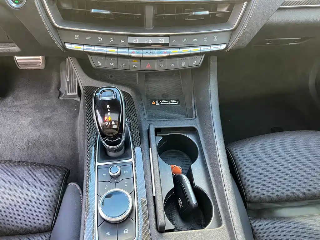 Cadillac CT5 — миниатюра 10