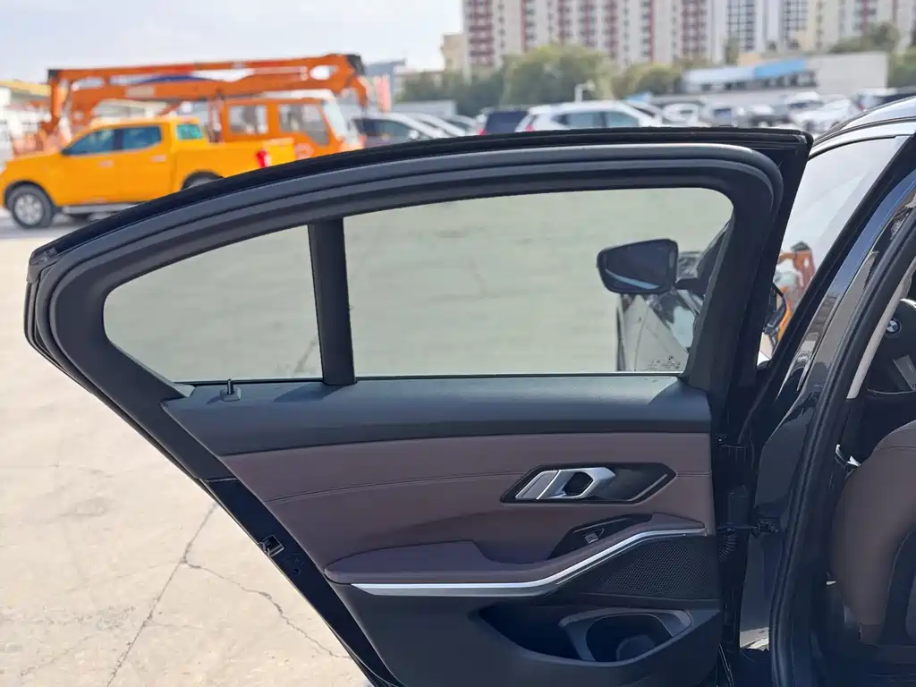 BMW 3 Series — миниатюра 12