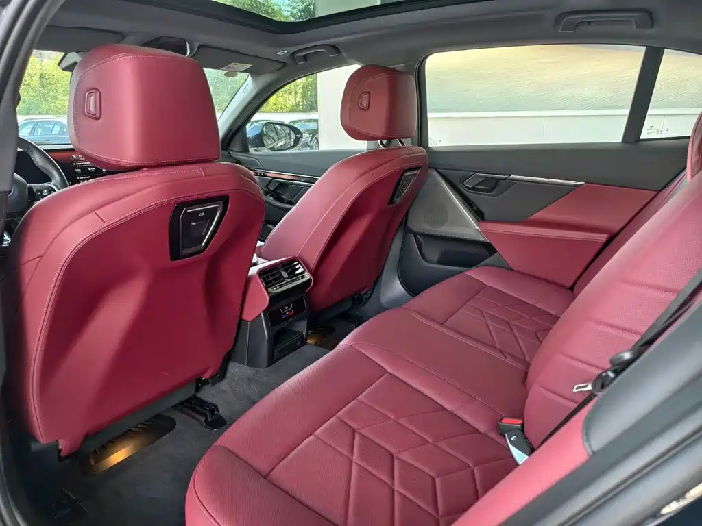 BMW i5 — миниатюра 16