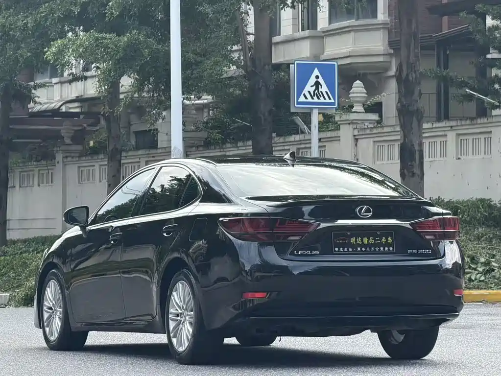 Lexus ES — миниатюра 5
