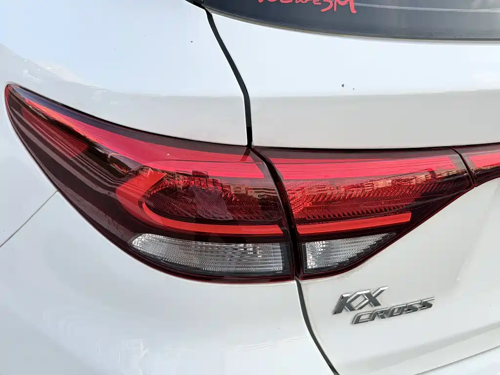 Kia KX Cross — миниатюра 16