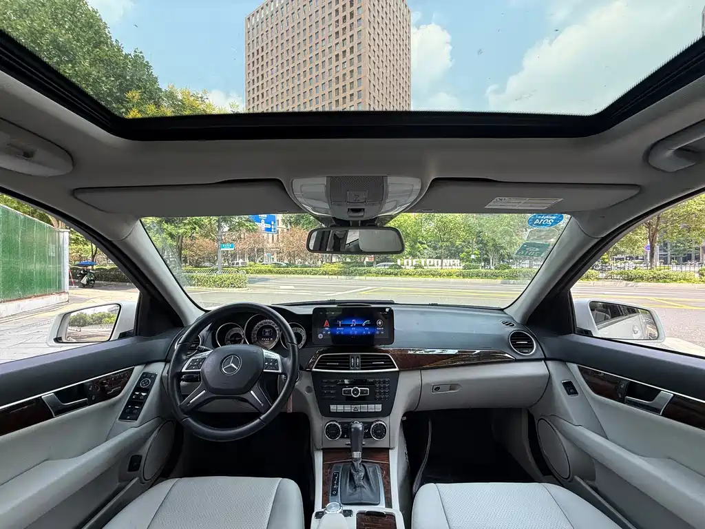 Mercedes-Benz C-Class — миниатюра 10