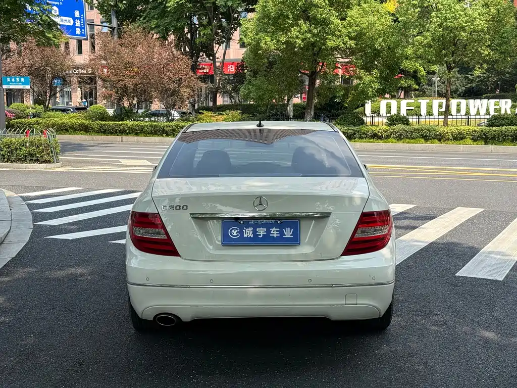 Mercedes-Benz C-Class — миниатюра 16