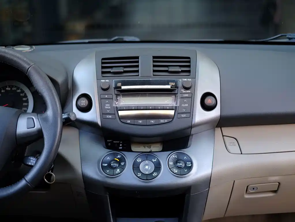 Toyota RAV4 — миниатюра 41