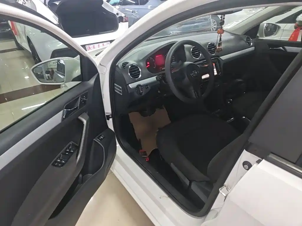 Volkswagen Jetta — миниатюра 16