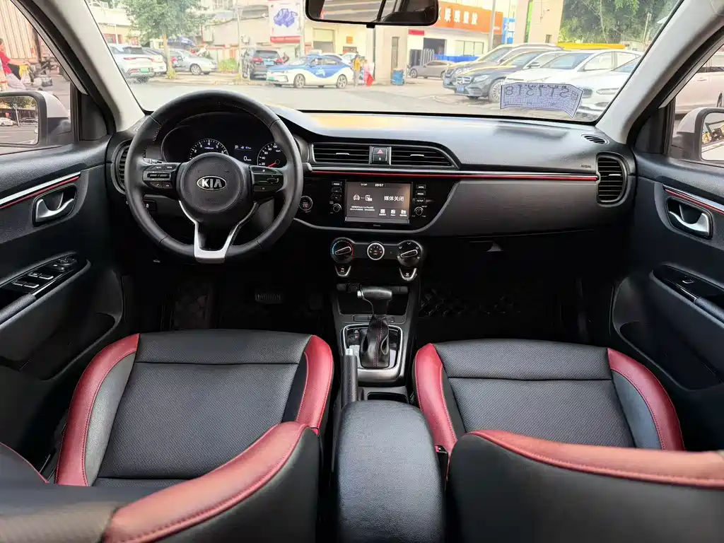 Kia KX Cross — миниатюра 6