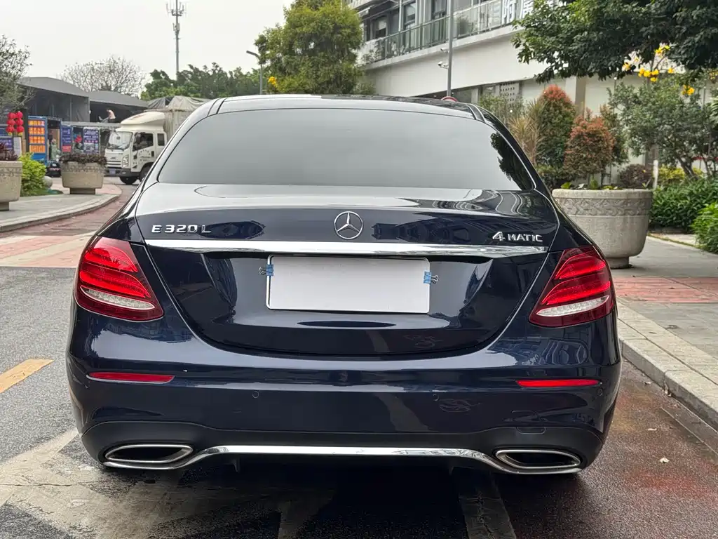 MERCEDES-BENZ E CLASS