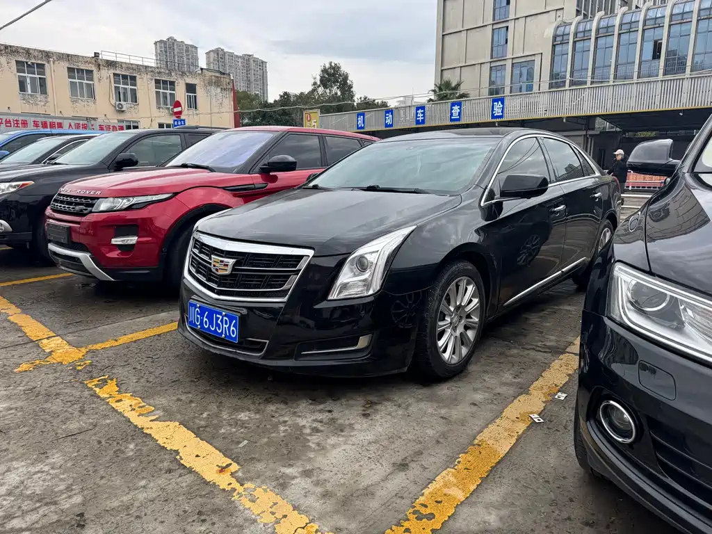 CADILLAC XTS