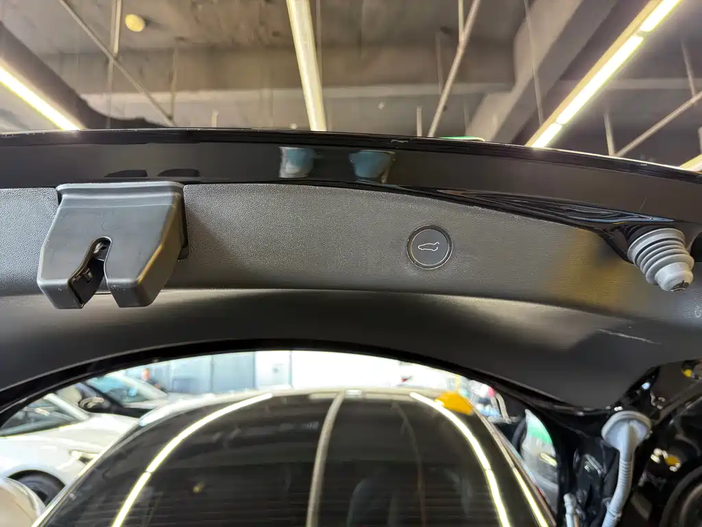 Tesla Model 3 — миниатюра 9