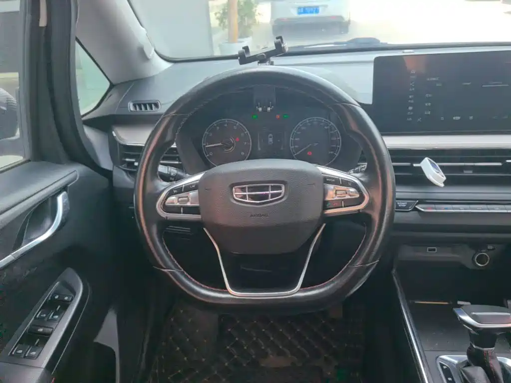 Geely Vision X3 — миниатюра 11