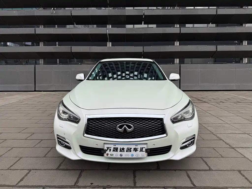 INFINITI Q50L