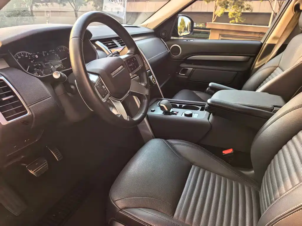 Land Rover Discovery — миниатюра 7