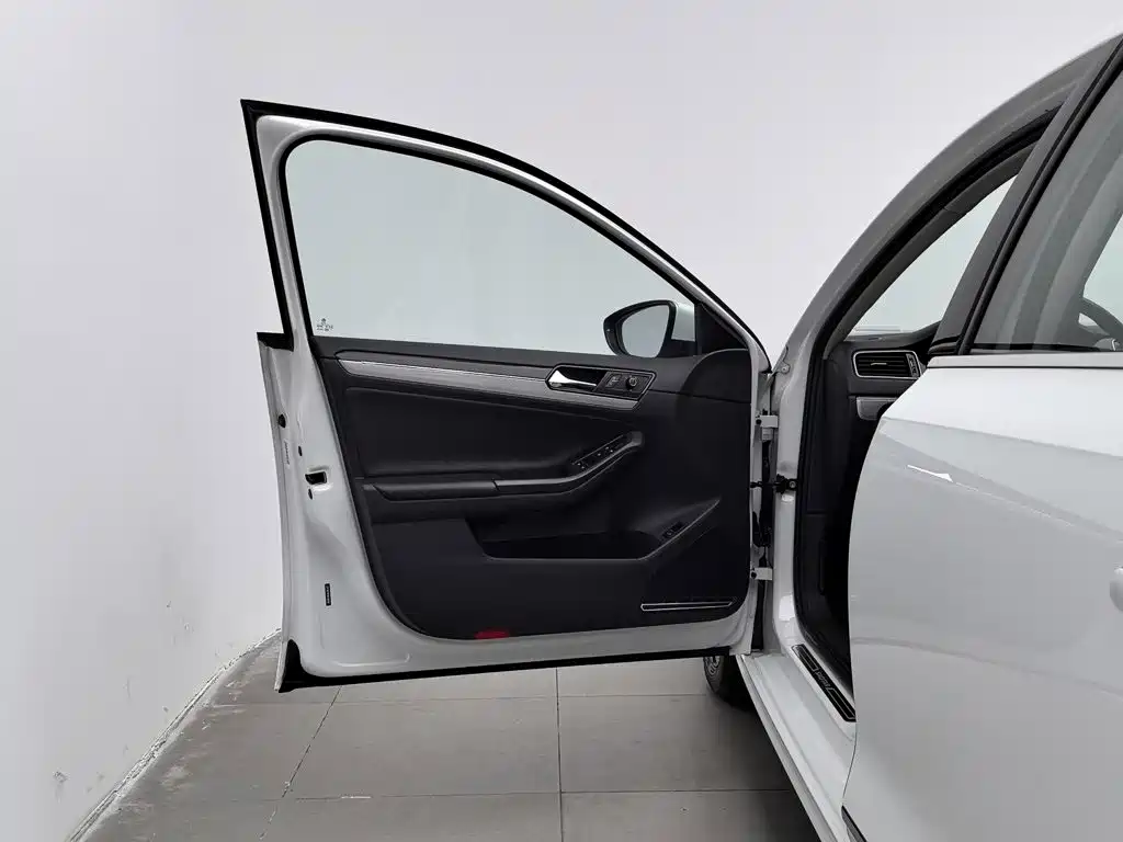 Volkswagen Sagitar — миниатюра 8