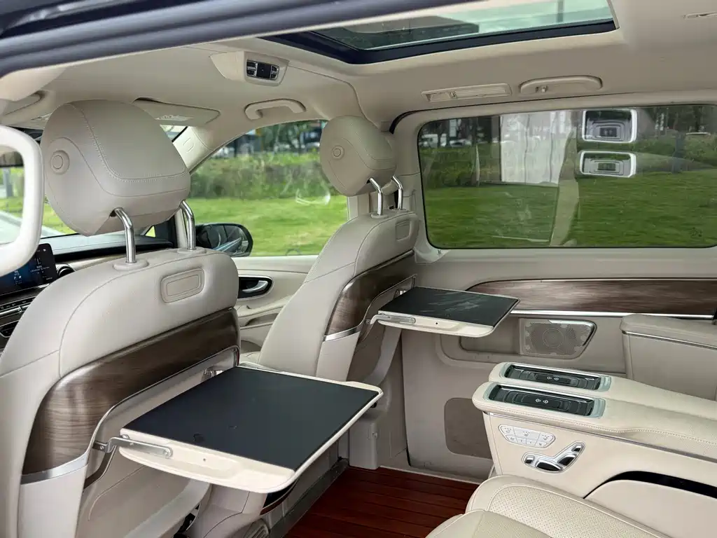 Mercedes-Benz V-Class — миниатюра 12