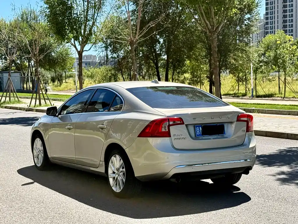 Volvo S60 — миниатюра 6