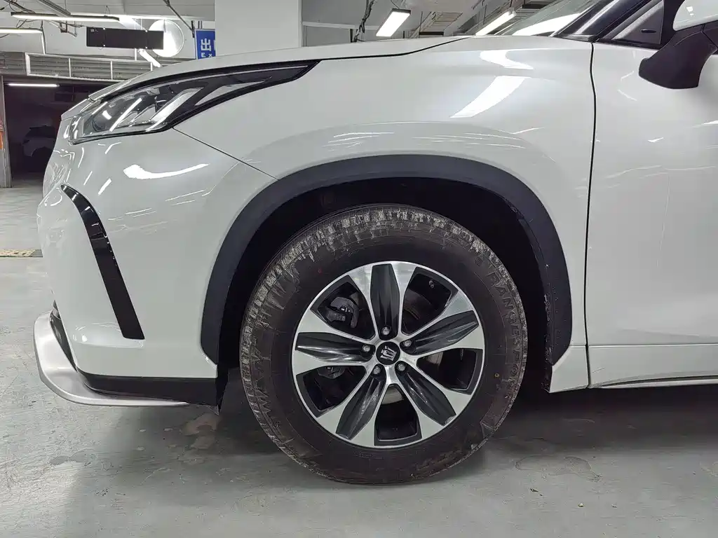 Toyota Crown Kluger — миниатюра 18