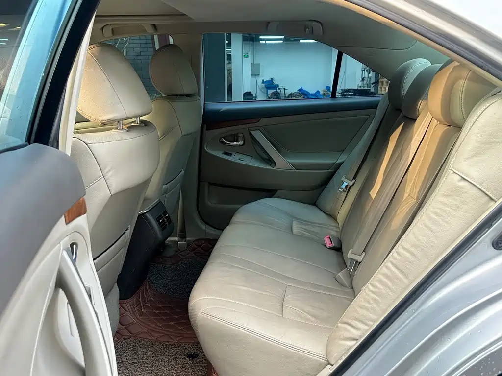 Toyota Camry — миниатюра 11