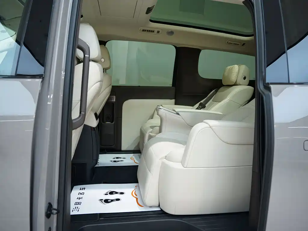 Li Auto Li MEGA — миниатюра 15