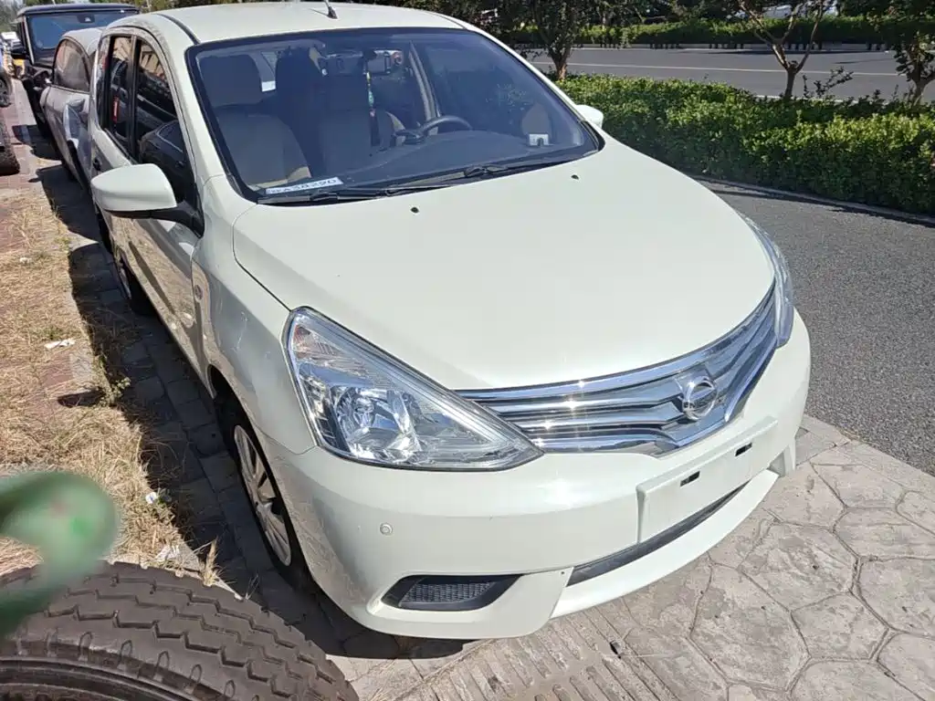 Nissan Livina — миниатюра 4