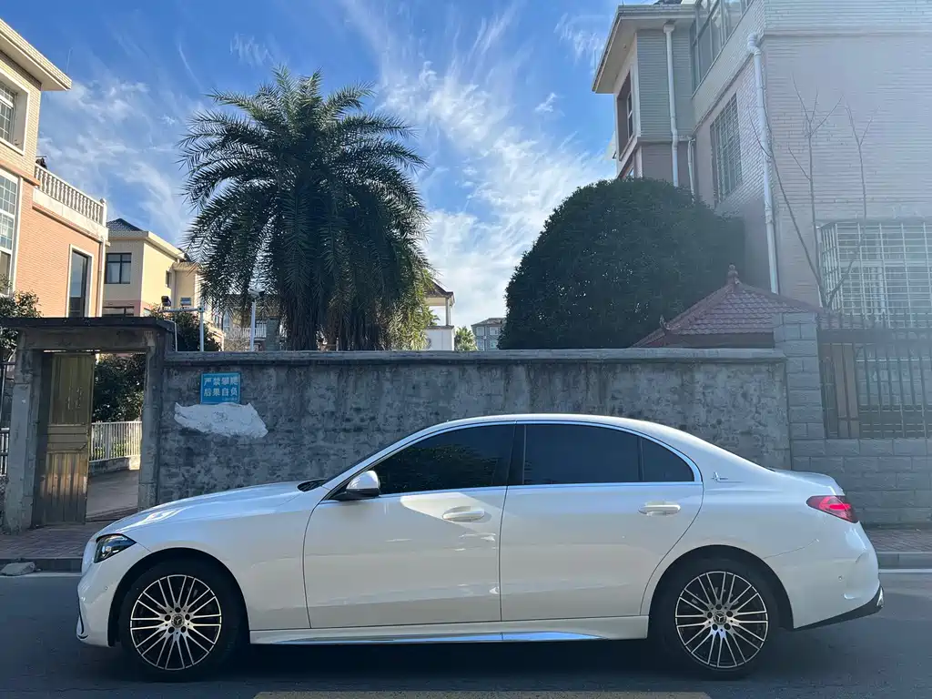 Mercedes-Benz C-Class — миниатюра 8