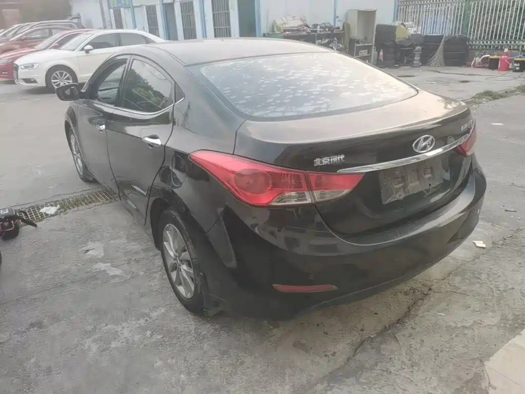 Hyundai Elantra Langdong — миниатюра 5