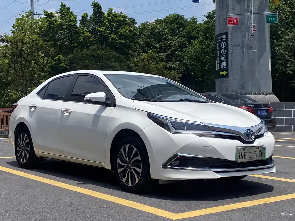 Toyota Corolla Hybrid — миниатюра 3