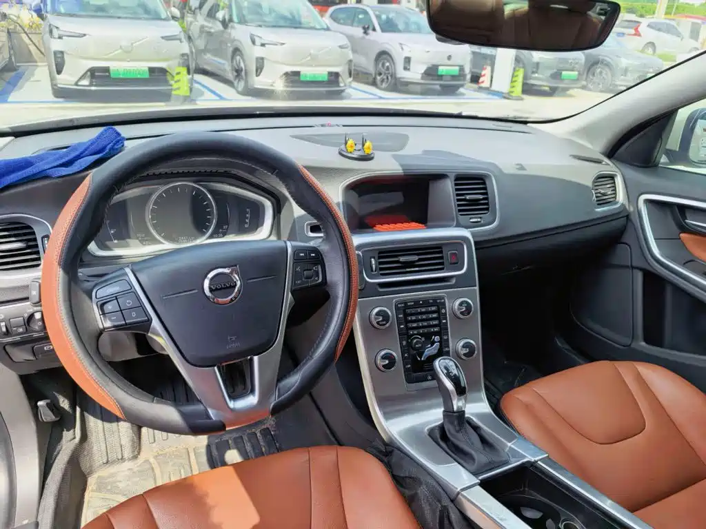 Volvo S60 — миниатюра 11