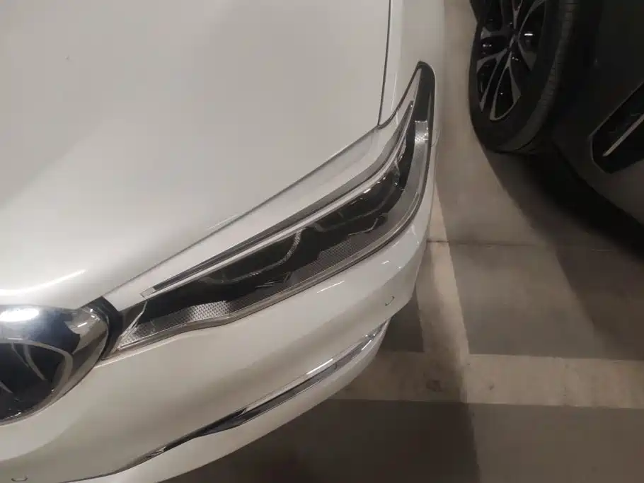 BMW 5 Series — миниатюра 5