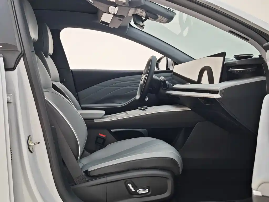 GEELY GALAXY GALAXY E8